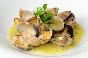 Almejas en salsa verde